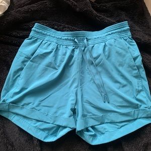 lululemon spring break shorts, size 6